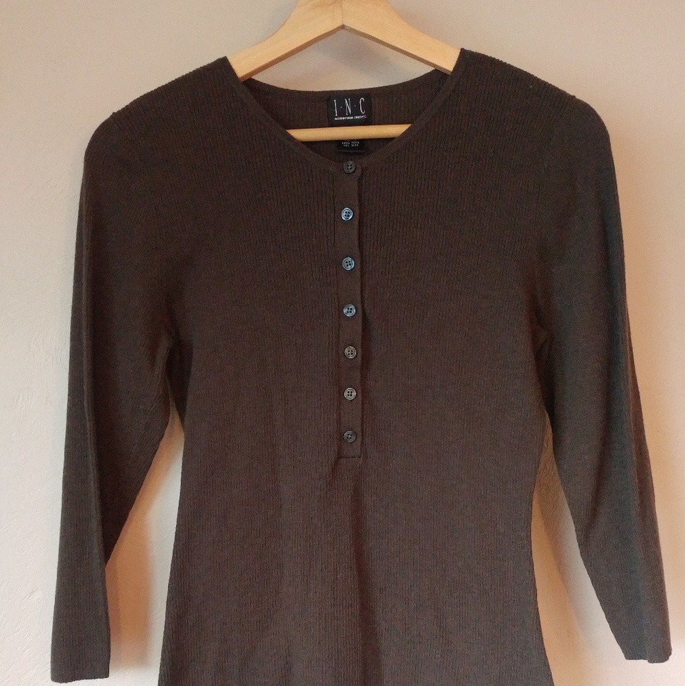 đRibbed Button-Up Tee - Picture 2 of 6
